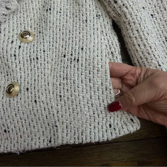 Zara Ivory Tweed Blazer with Gold Buttons - Picture 3 of 10